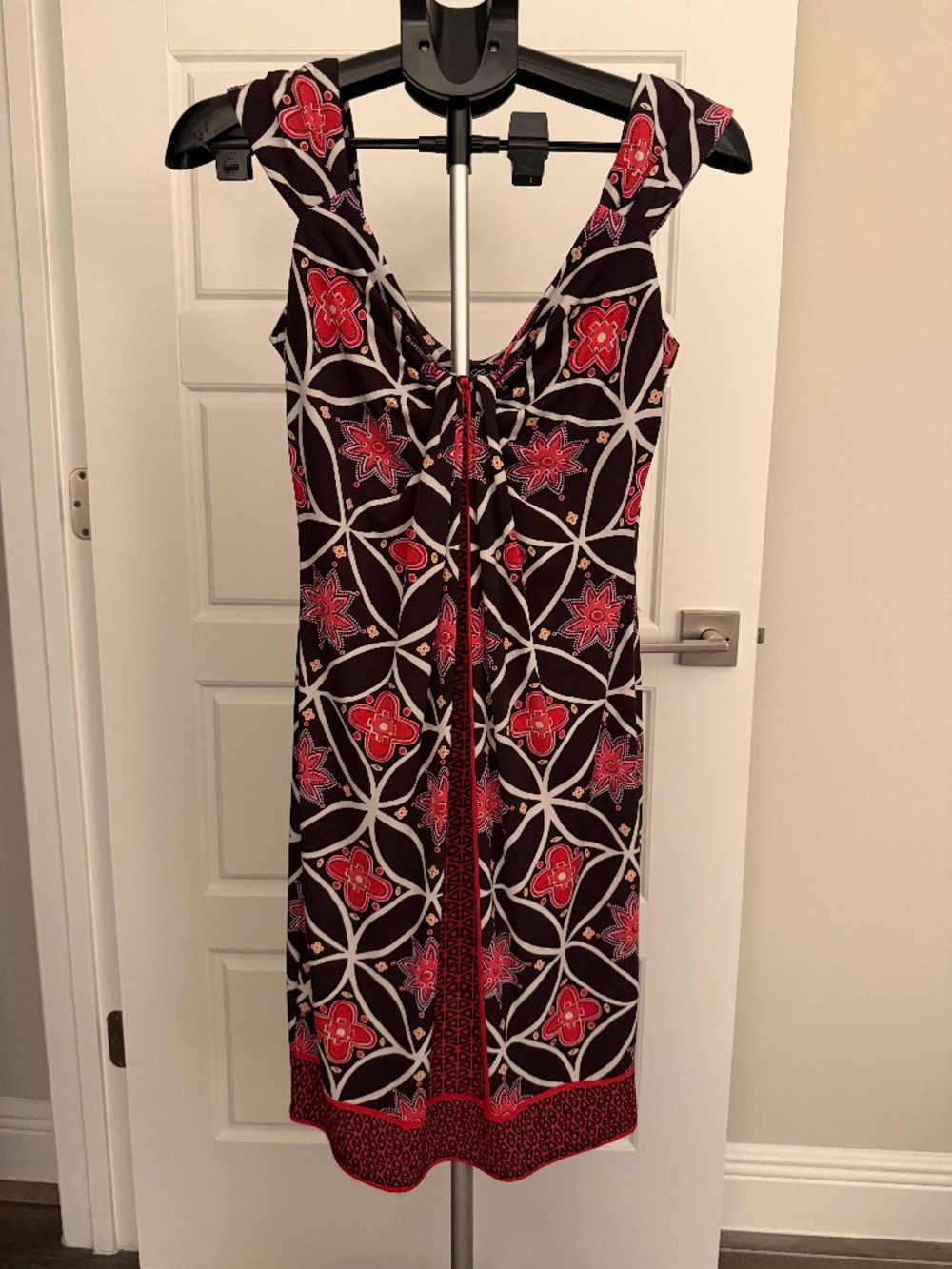 Geometric Floral Print Sleeveless Midi Dress